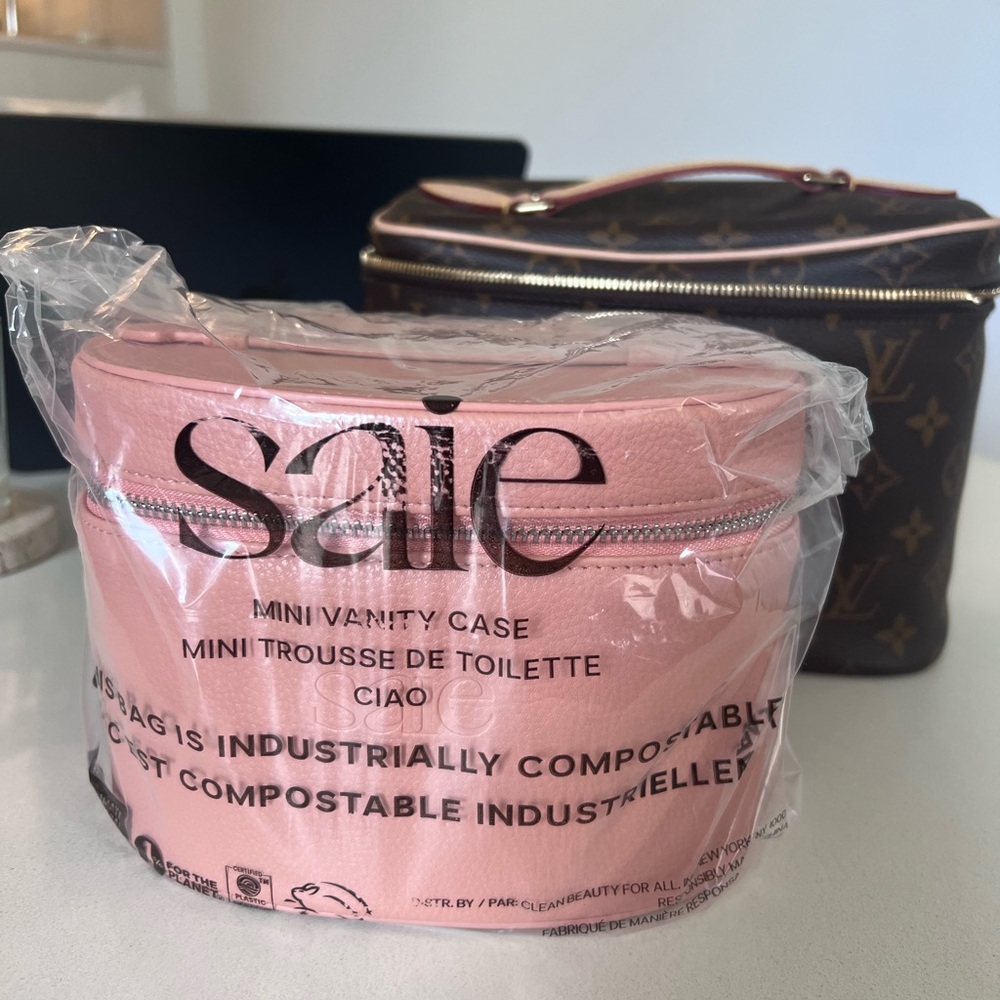 SAIE Mini Peach Vanity Case